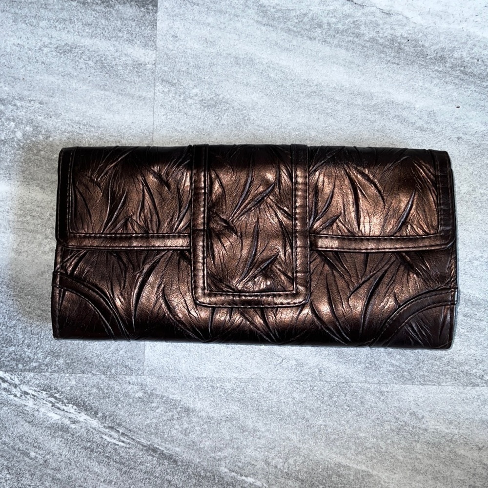 Brown shiny textured clutch bag with chair for shoulder bag‎